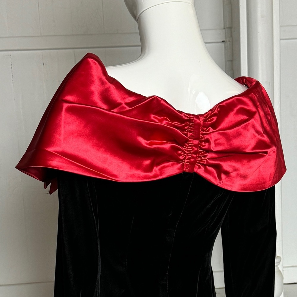 🎀 Vintage Handmade Velvet Satin Bow Dress - Picture 8 of 14